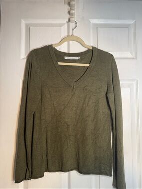 Olive Green V-Neck Light Sweater Top